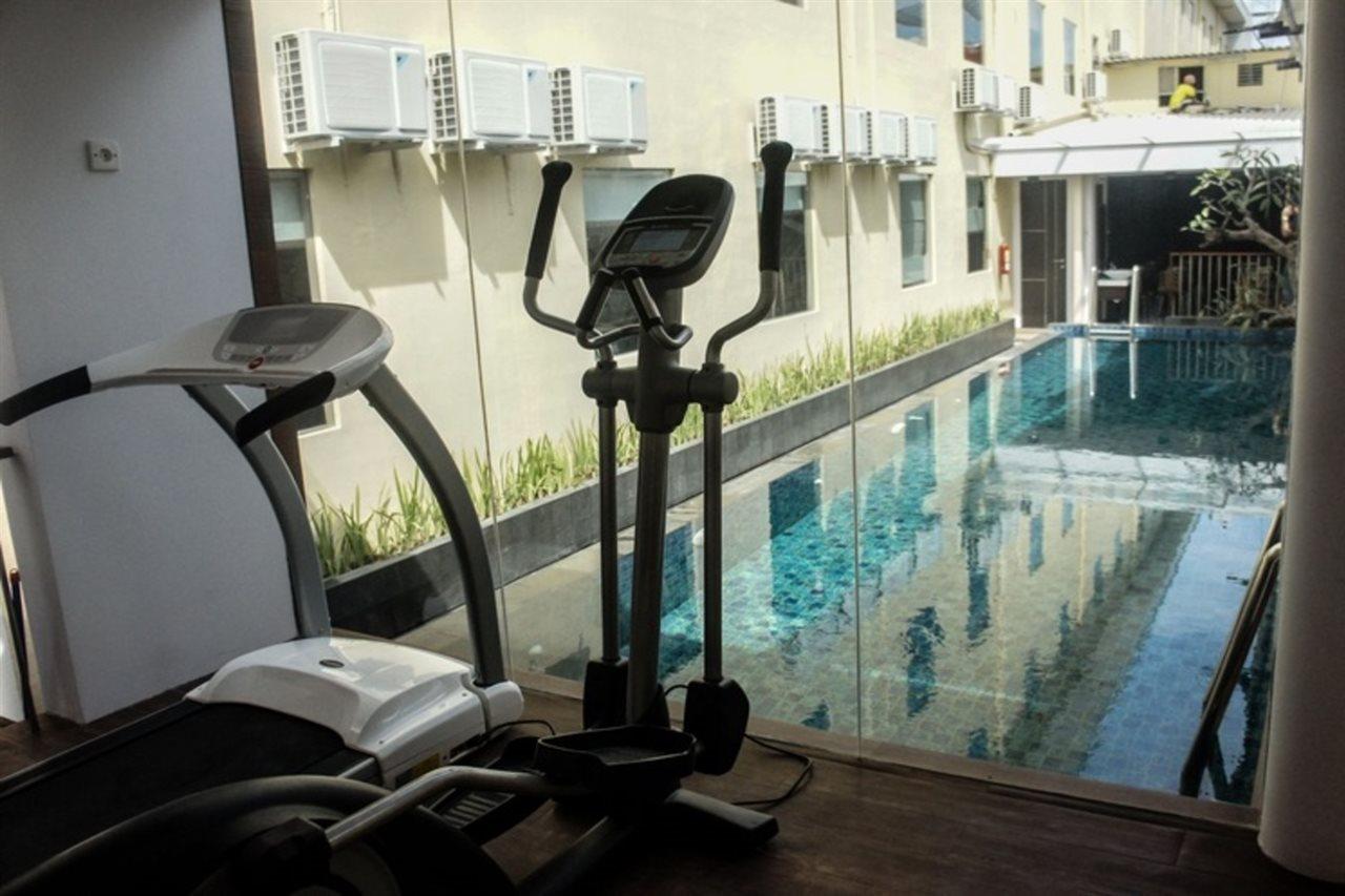 Favor Hotel Makassar City Center By Life Екстериор снимка