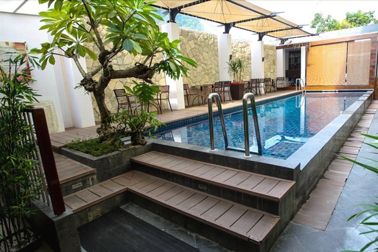Favor Hotel Makassar City Center By Life Екстериор снимка