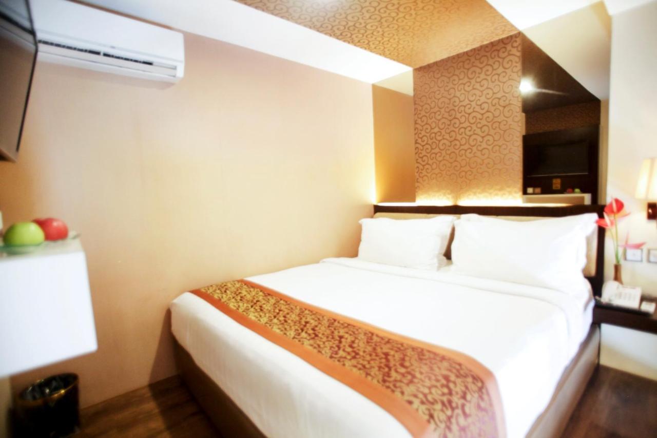 Favor Hotel Makassar City Center By Life Екстериор снимка