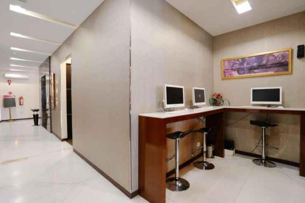 Favor Hotel Makassar City Center By Life Екстериор снимка