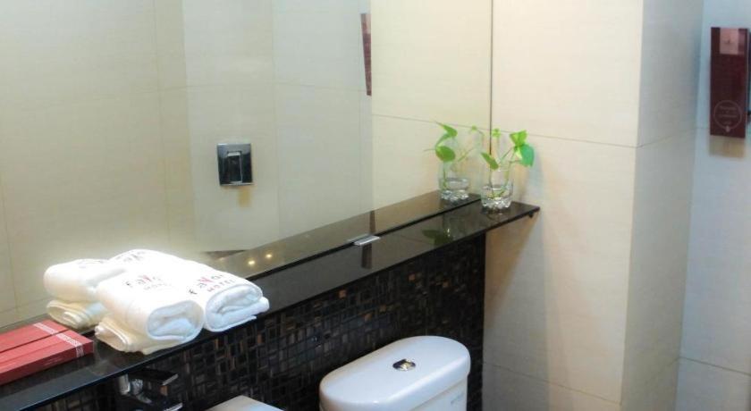 Favor Hotel Makassar City Center By Life Екстериор снимка