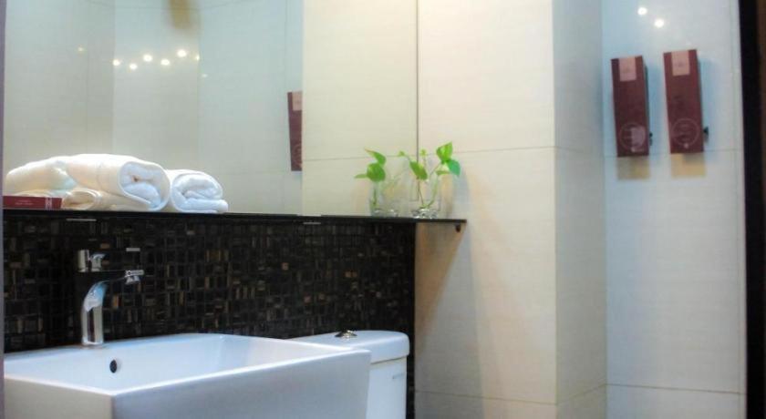 Favor Hotel Makassar City Center By Life Екстериор снимка