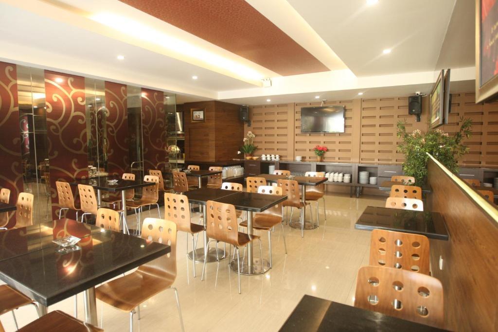 Favor Hotel Makassar City Center By Life Екстериор снимка