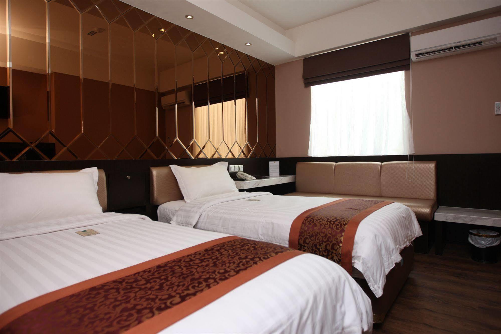 Favor Hotel Makassar City Center By Life Екстериор снимка